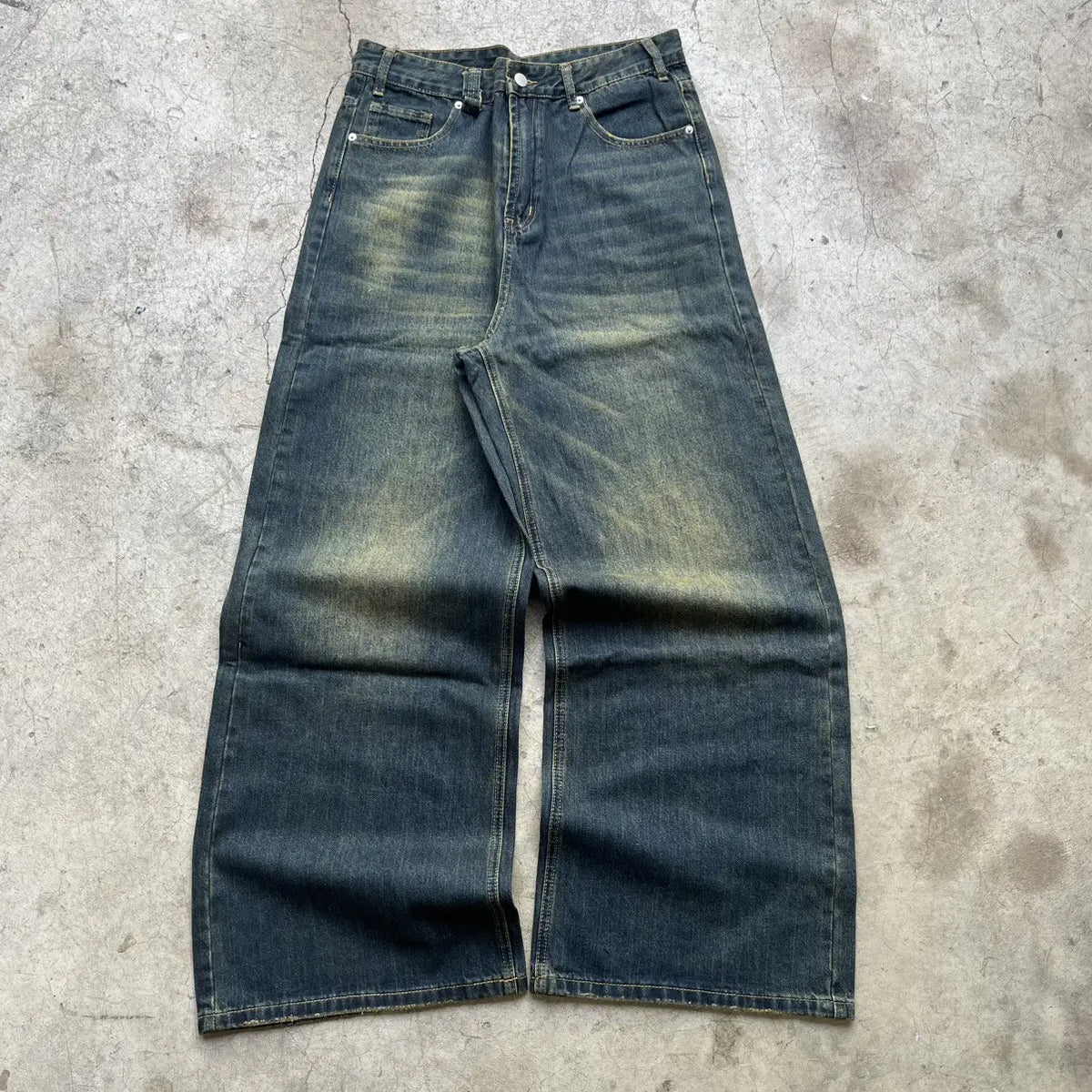Baggy Brown Wide-Leg Denim