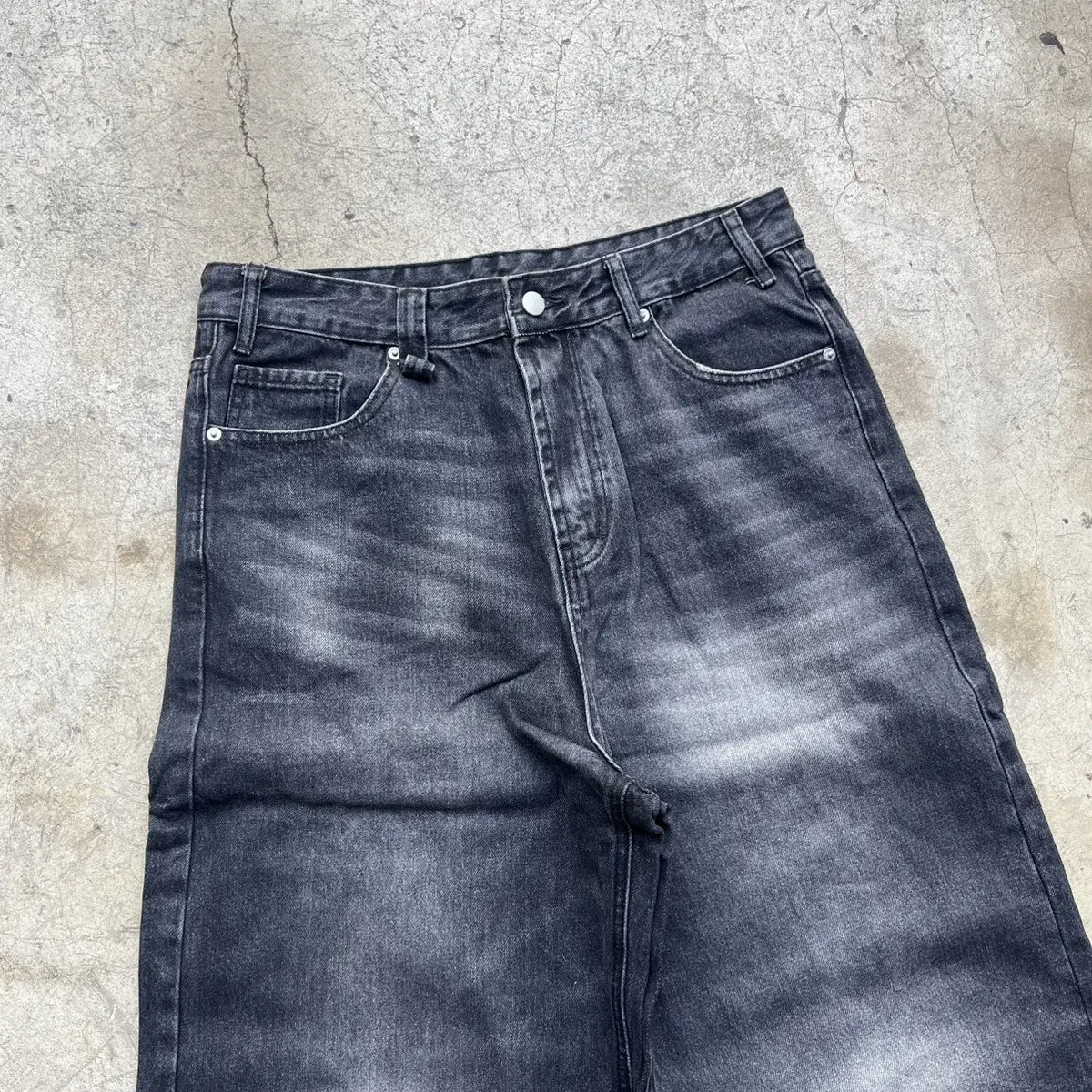 Baggy Black Wide-Leg Jeans
