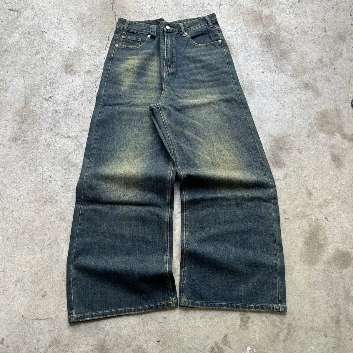 Baggy Brown Wide-Leg Denim
