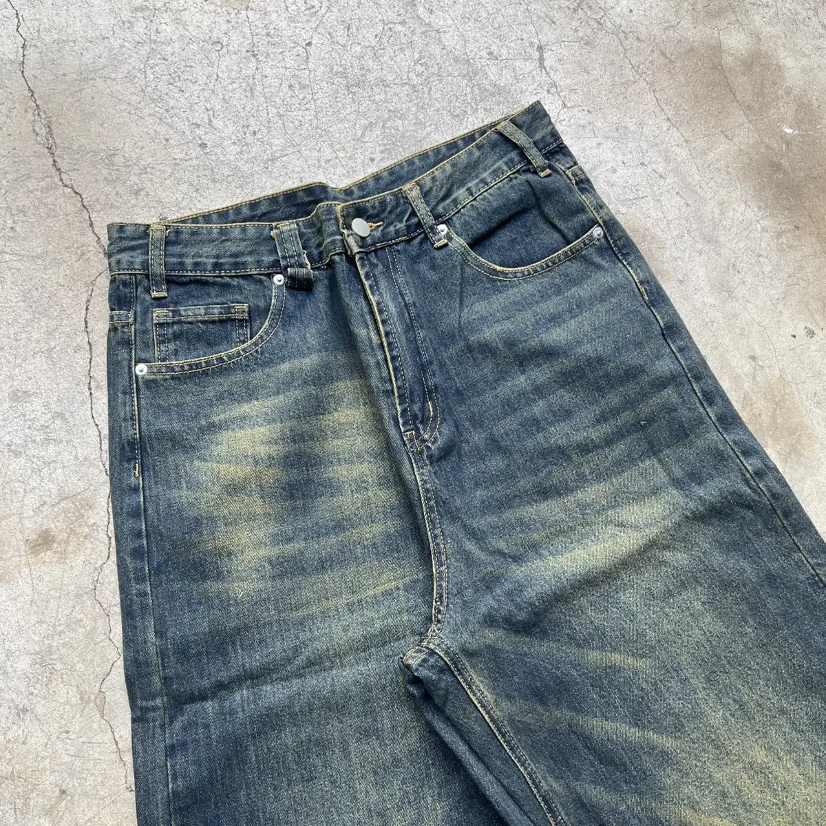 Baggy Brown Wide-Leg Denim